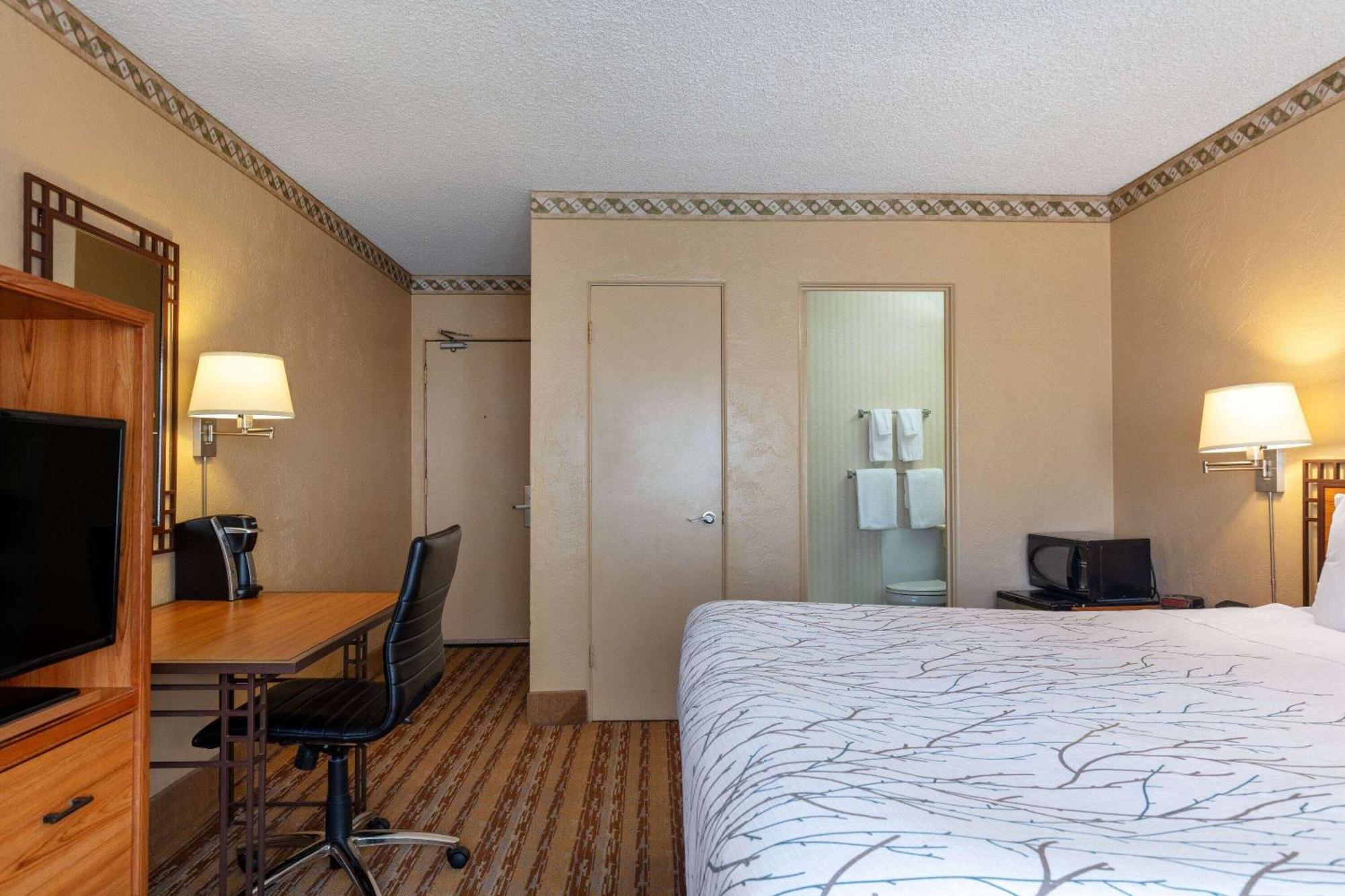 Travelodge By Wyndham Seattle By The Space Needle Экстерьер фото