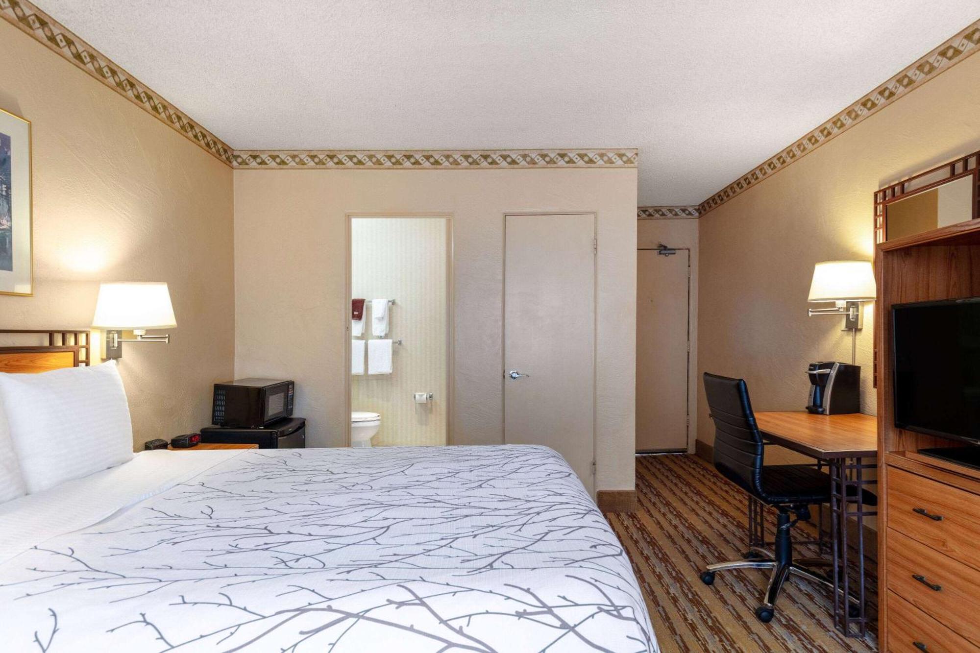 Travelodge By Wyndham Seattle By The Space Needle Экстерьер фото